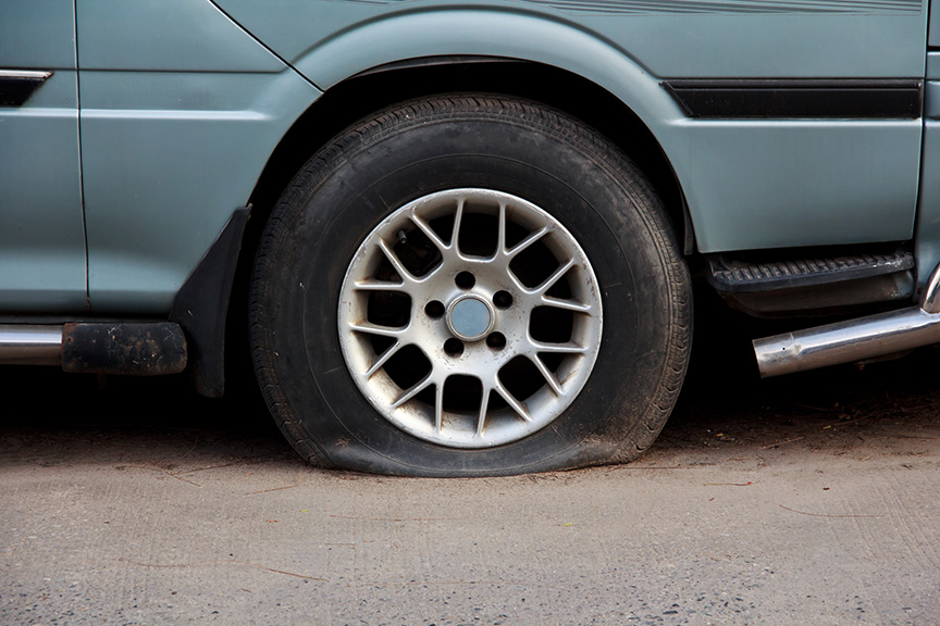 Flat Wrong Mistakes To Avoid When Changing A Flat Tire Team Valvoline